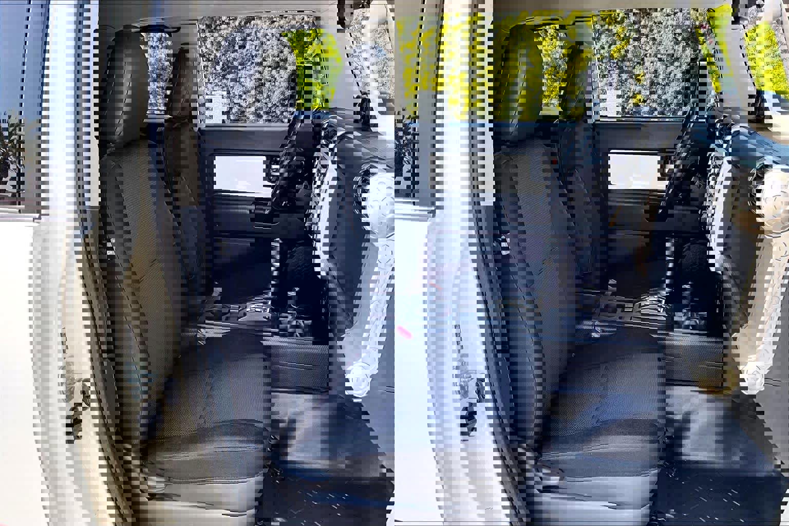 Used 2014 Toyota FJ Cruiser 4WD w/ Upgrade Package image 8