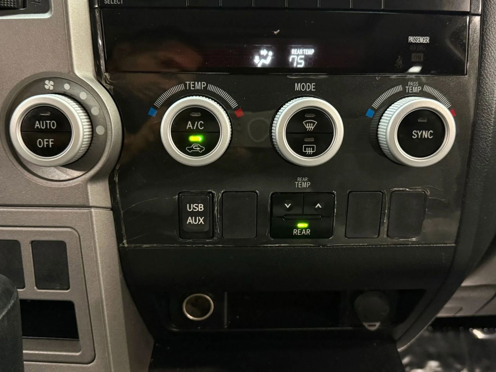 Used 2013 Toyota Sequoia SR5 image 32