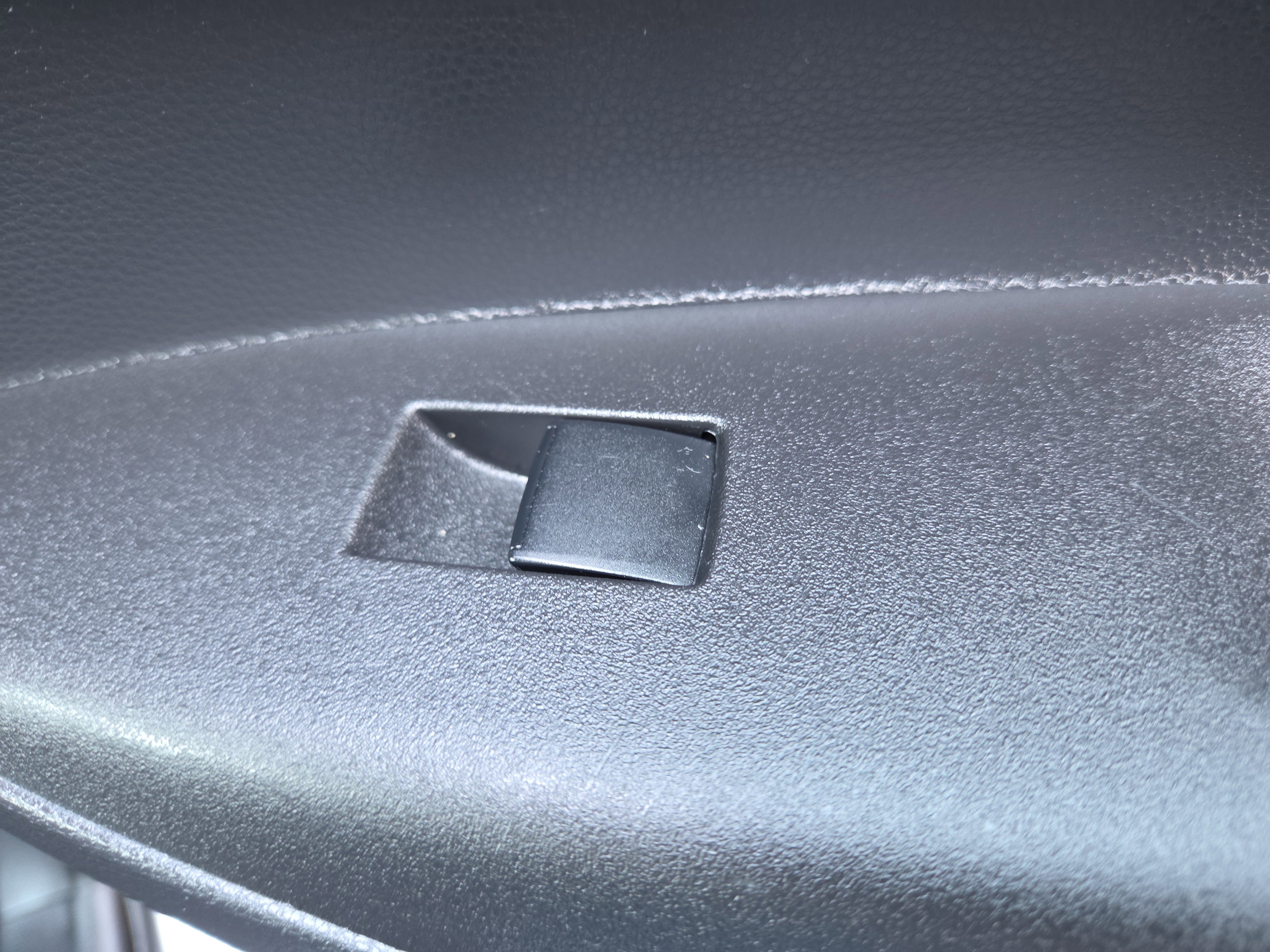 Used 2022 Toyota Corolla LE image 36