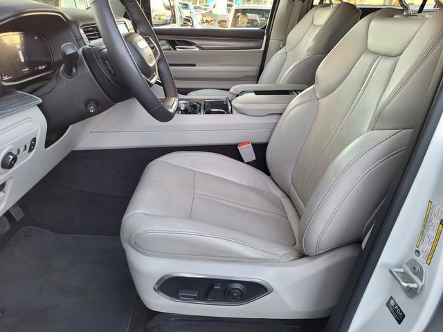 Used 2024 Jeep Wagoneer Series II w/ Flexible Seating Group image 15