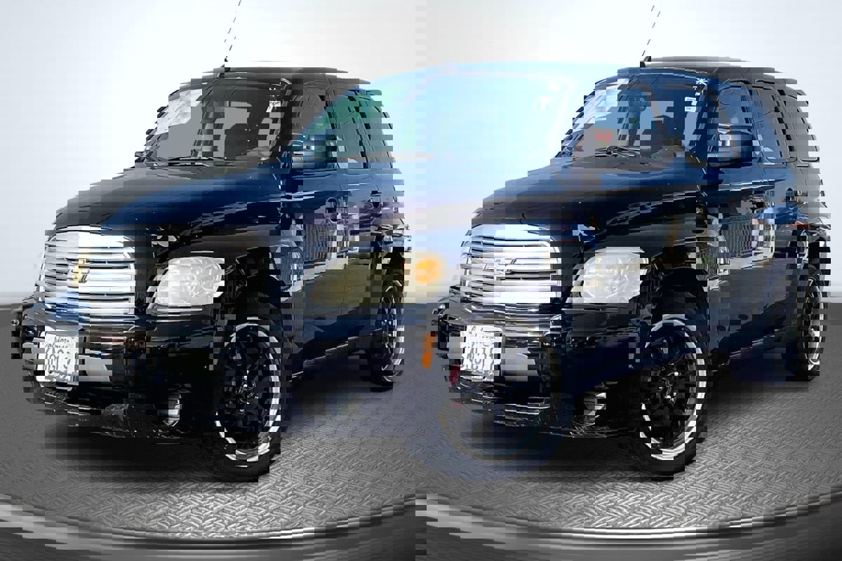 Used 2010 Chevrolet HHR LT image 12