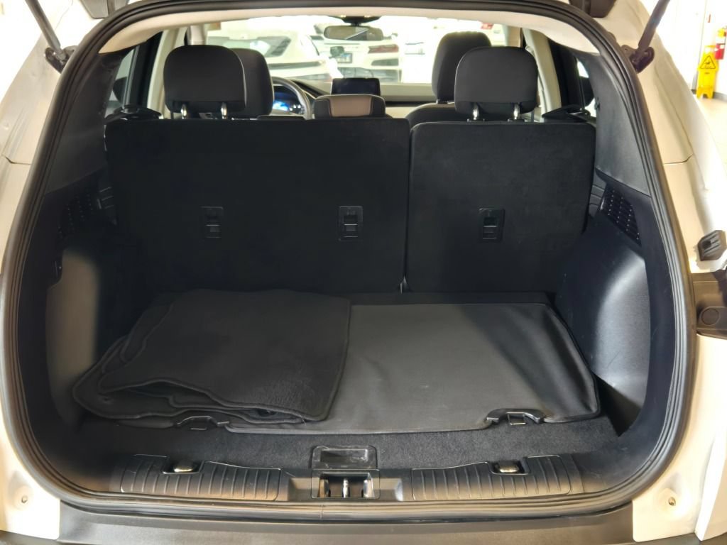 Used 2022 Ford Escape SE FWD image 12