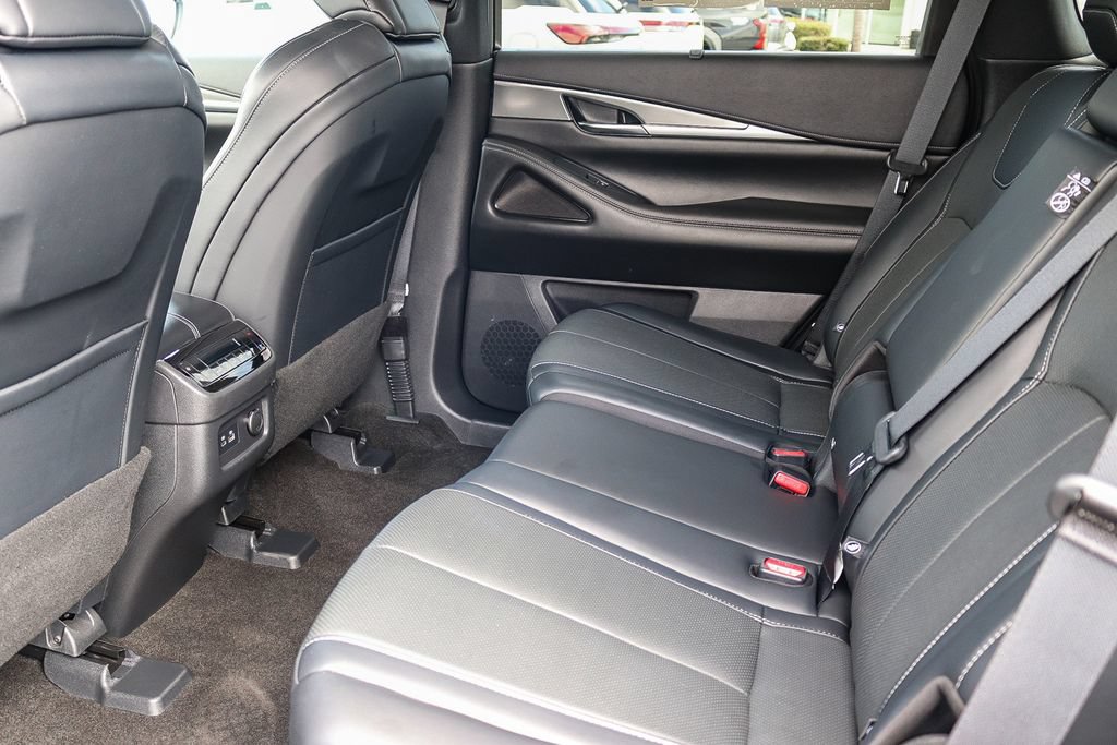 Certified 2023 INFINITI QX60 Luxe w/ Cargo Package FWD image 18