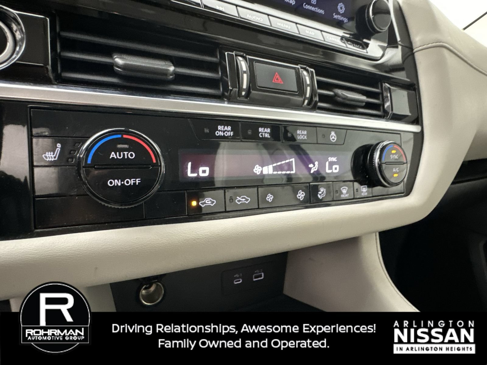 Used 2022 Nissan Pathfinder SL AWD/4WD image 11
