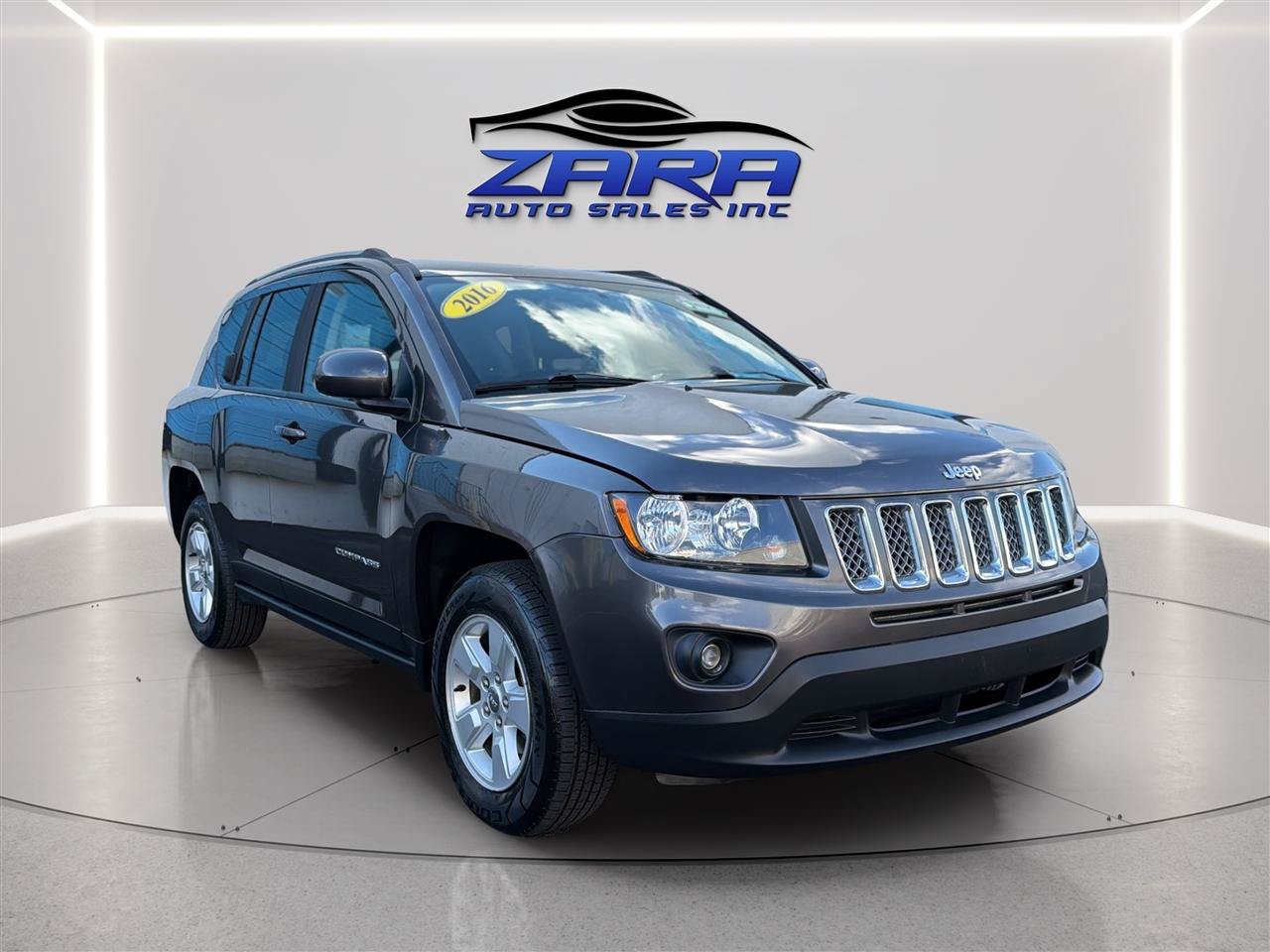 Used 2016 Jeep Compass Latitude FWD image 9