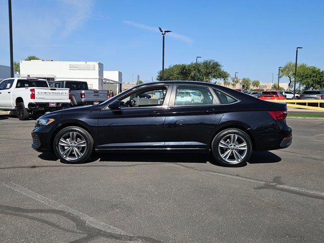 Used 2024 Volkswagen Jetta SE FWD image 9