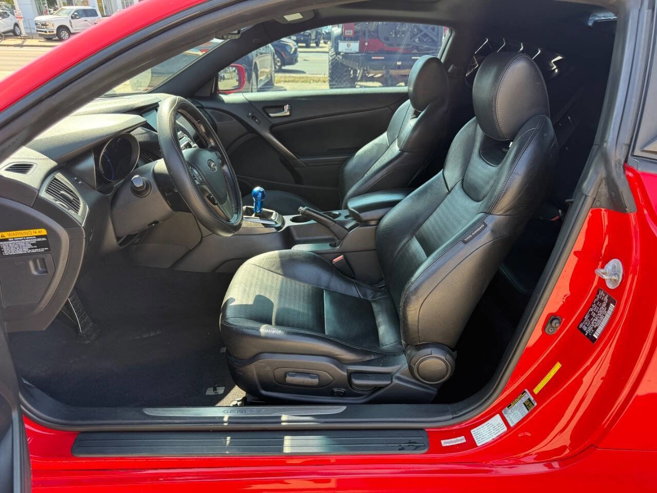 Used 2013 Hyundai Genesis 3.8 image 8