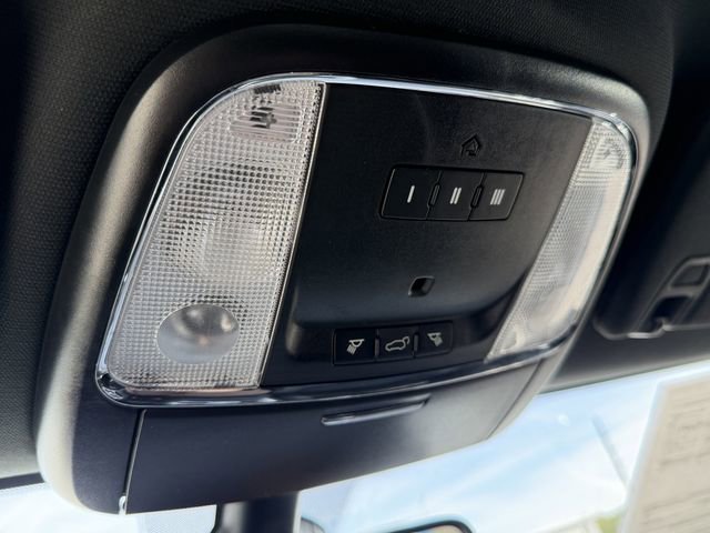 Used 2017 Jeep Grand Cherokee Altitude image 21