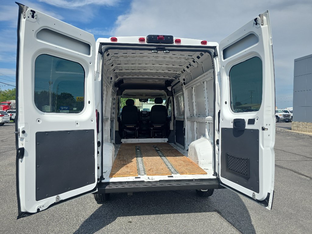 Used 2022 RAM ProMaster 2500 w/ Convenience Group FWD image 10