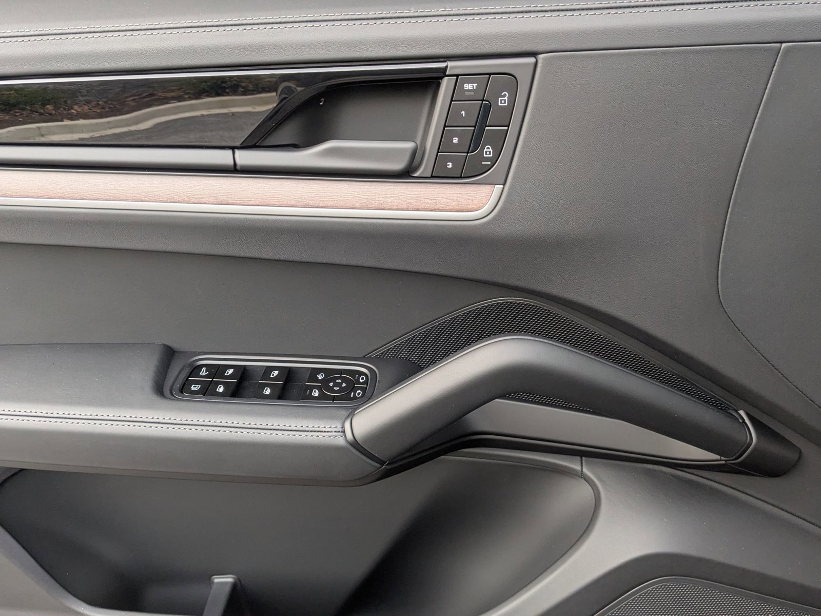 New 2026 Porsche Cayenne S image 13