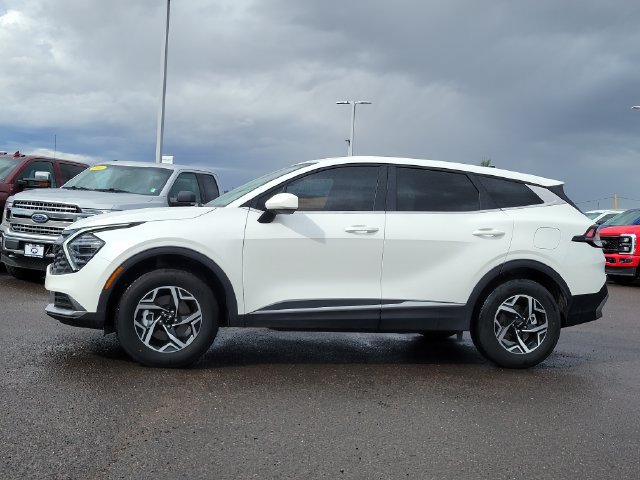 Used 2024 Kia Sportage LX AWD/4WD image 2
