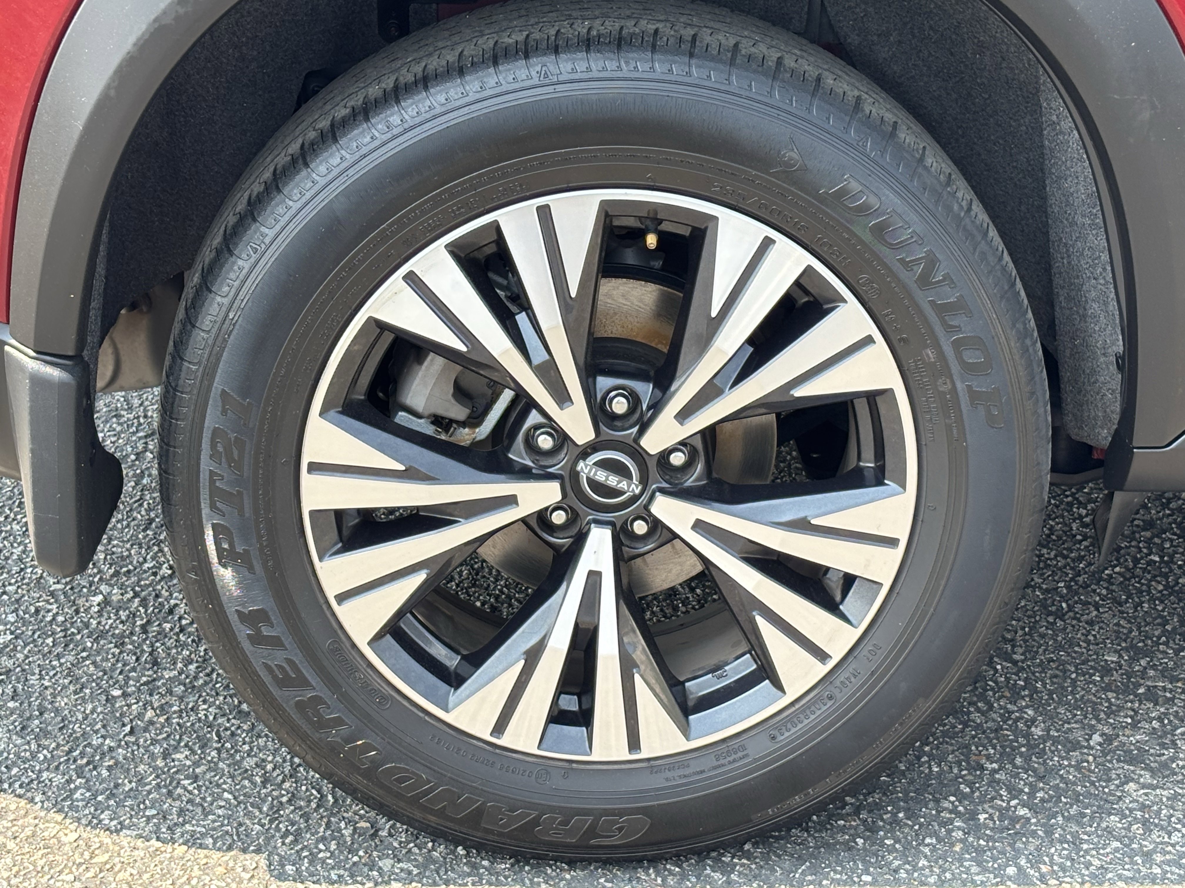 Used 2023 Nissan Rogue SV image 9