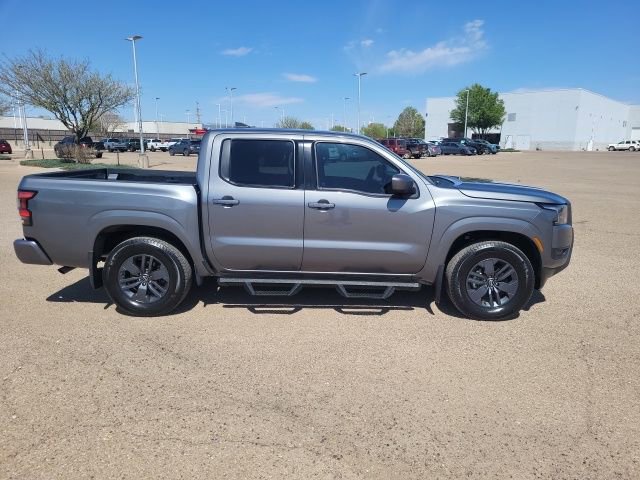 Used 2025 Nissan Frontier SV image 5
