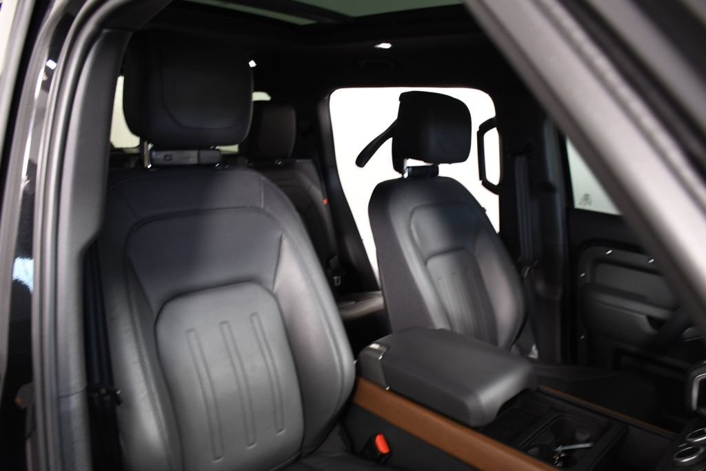 Used 2024 Land Rover Defender 130 X AWD/4WD image 20