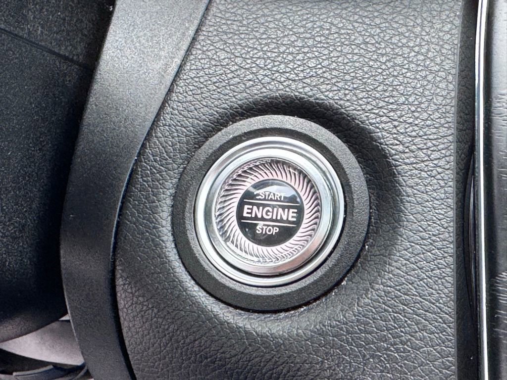 Used 2020 Mercedes-Benz C 300 Sedan image 26