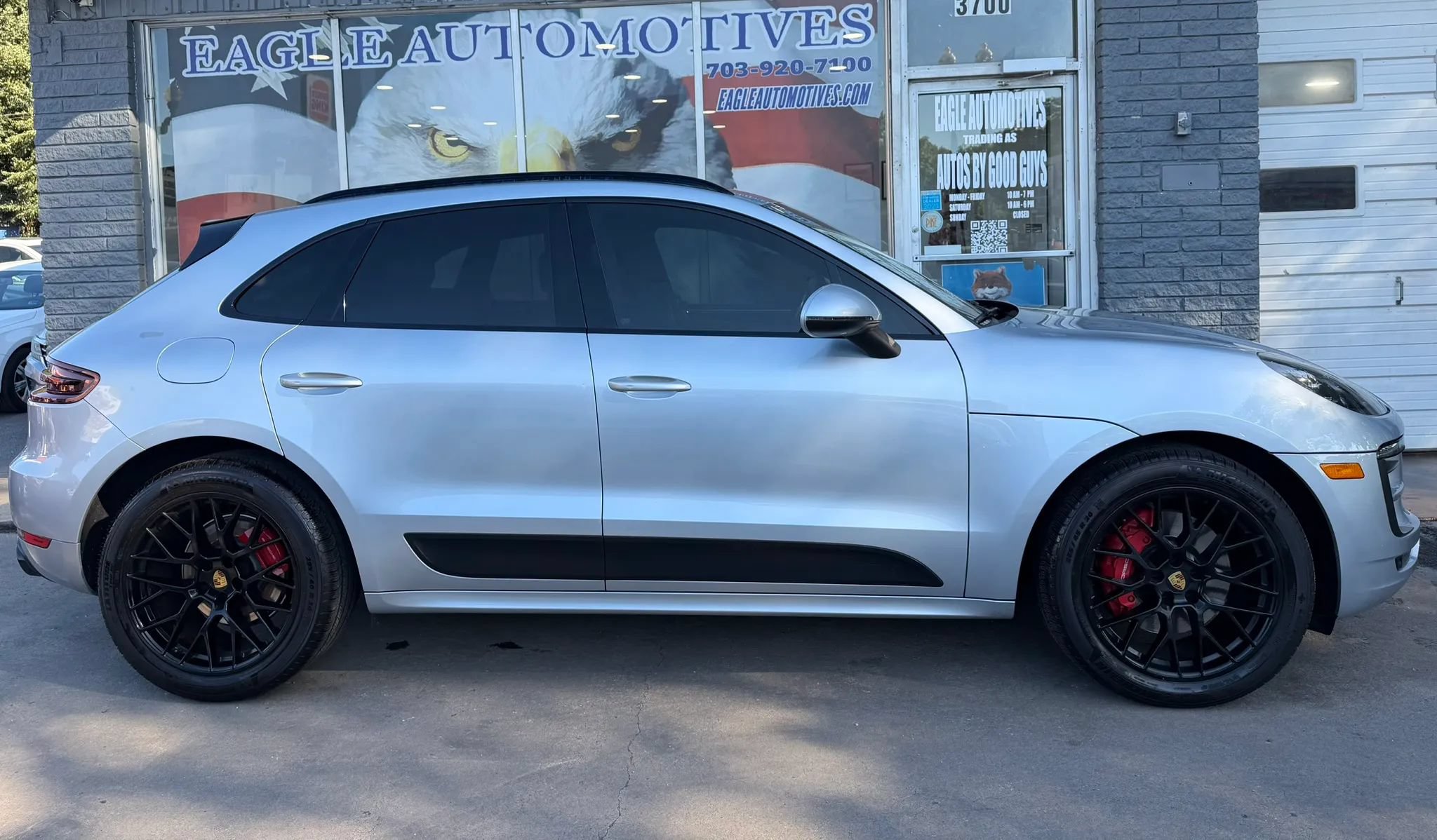 Used 2018 Porsche Macan GTS AWD/4WD image 2
