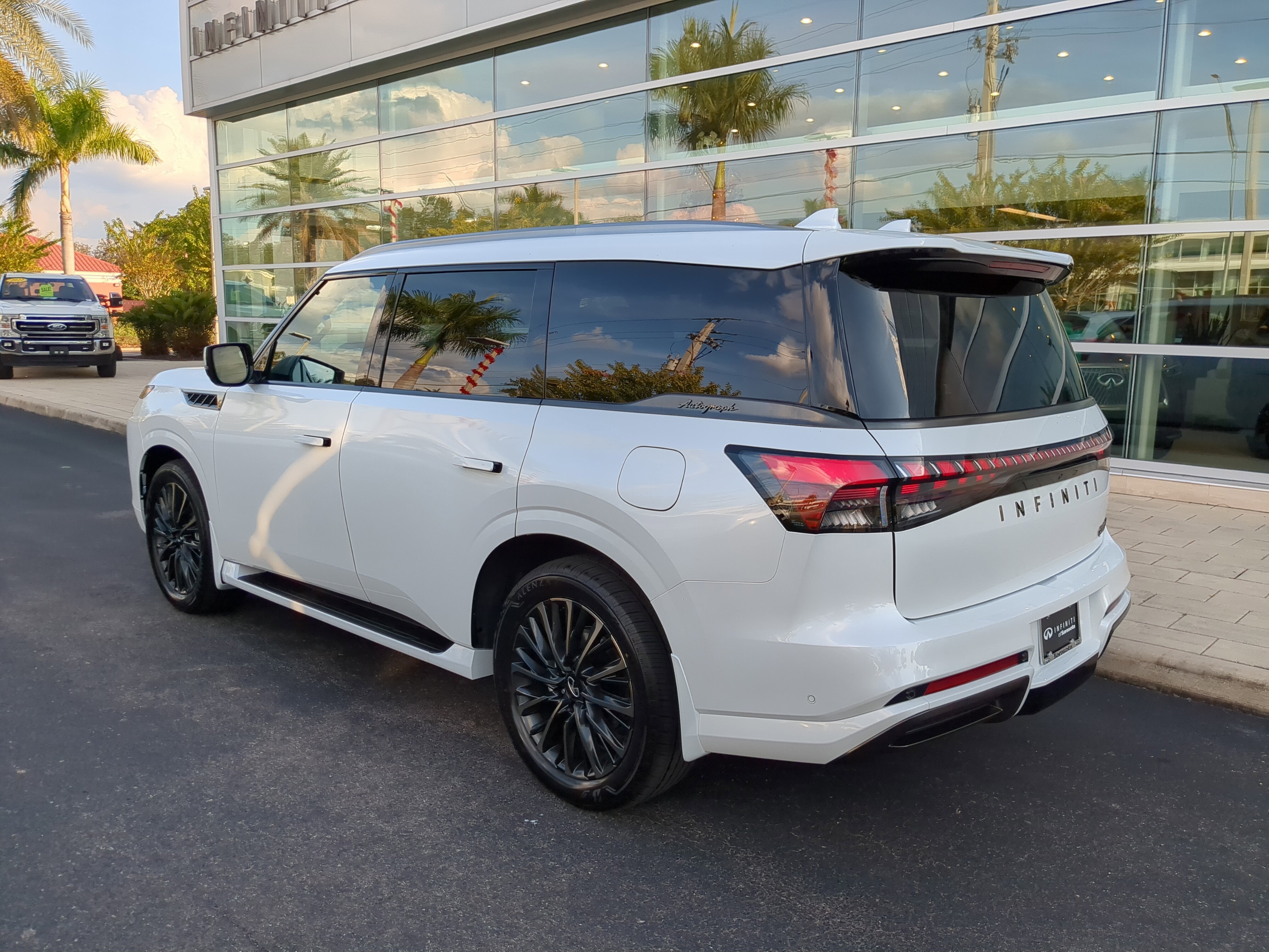 New 2026 INFINITI QX80 Autograph image 6