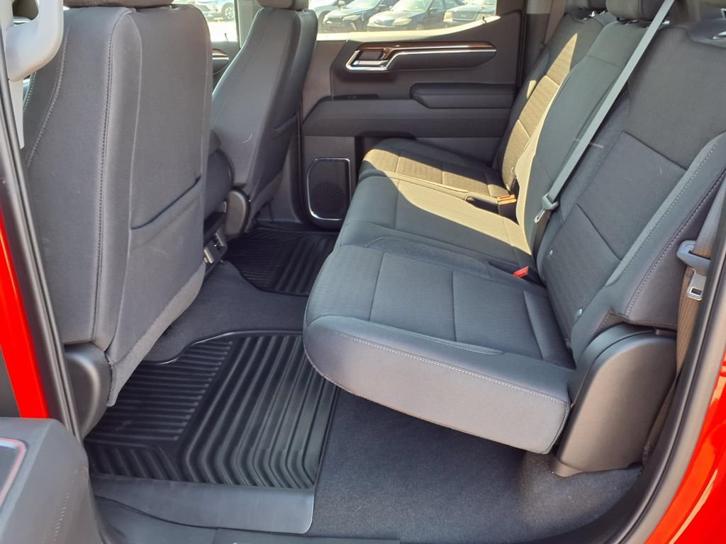 Used 2025 Chevrolet Silverado 1500 LT RWD image 22
