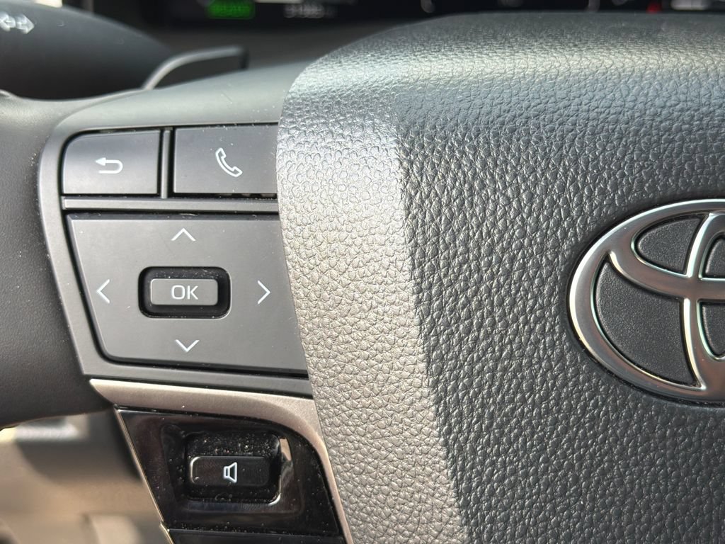Used 2025 Toyota Camry XSE FWD image 29