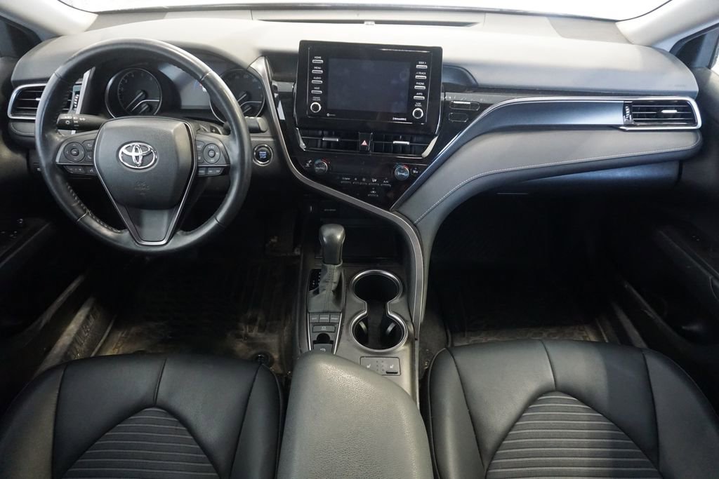 Used 2023 Toyota Camry SE w/ Cold Weather Package image 17