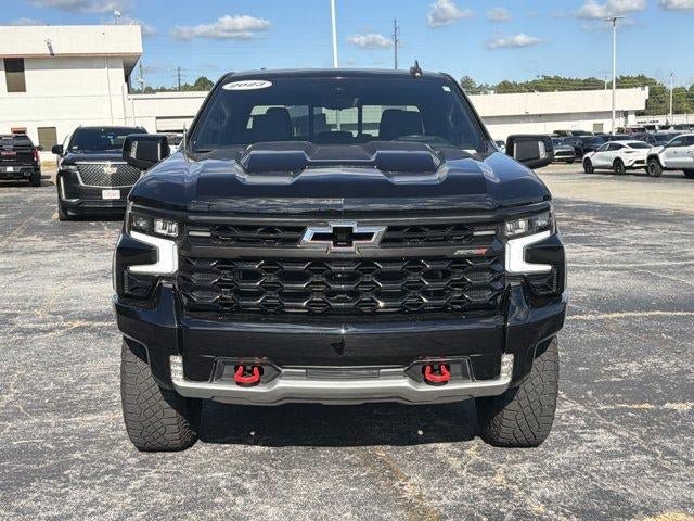 Used 2023 Chevrolet Silverado 1500 ZR2 w/ Technology Package AWD/4WD image 2