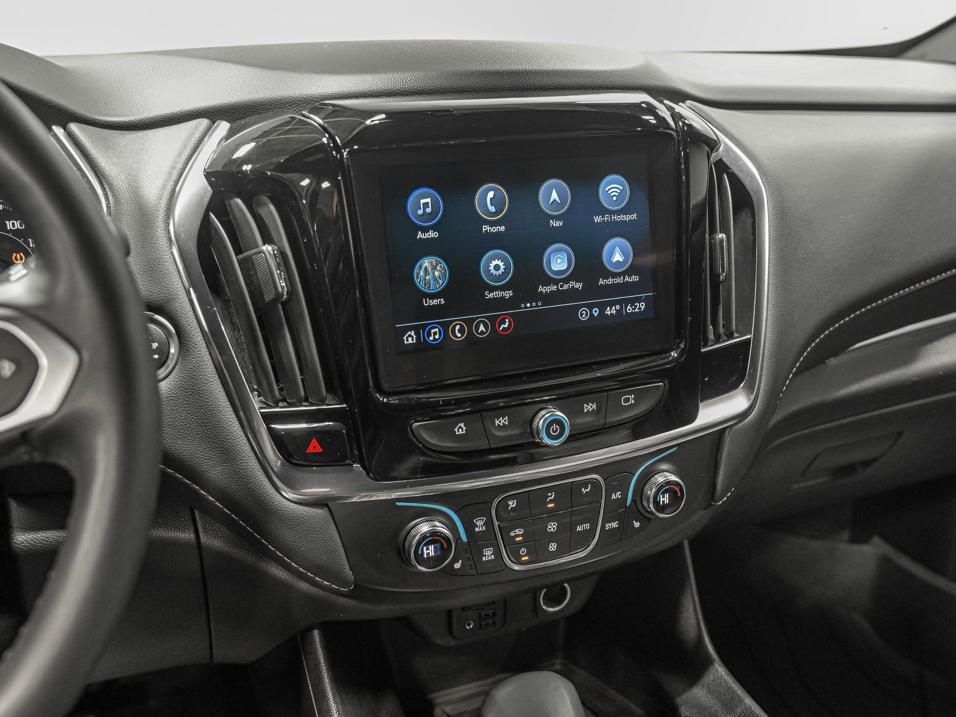 Used 2023 Chevrolet Traverse LT w/ LT Premium Package image 22