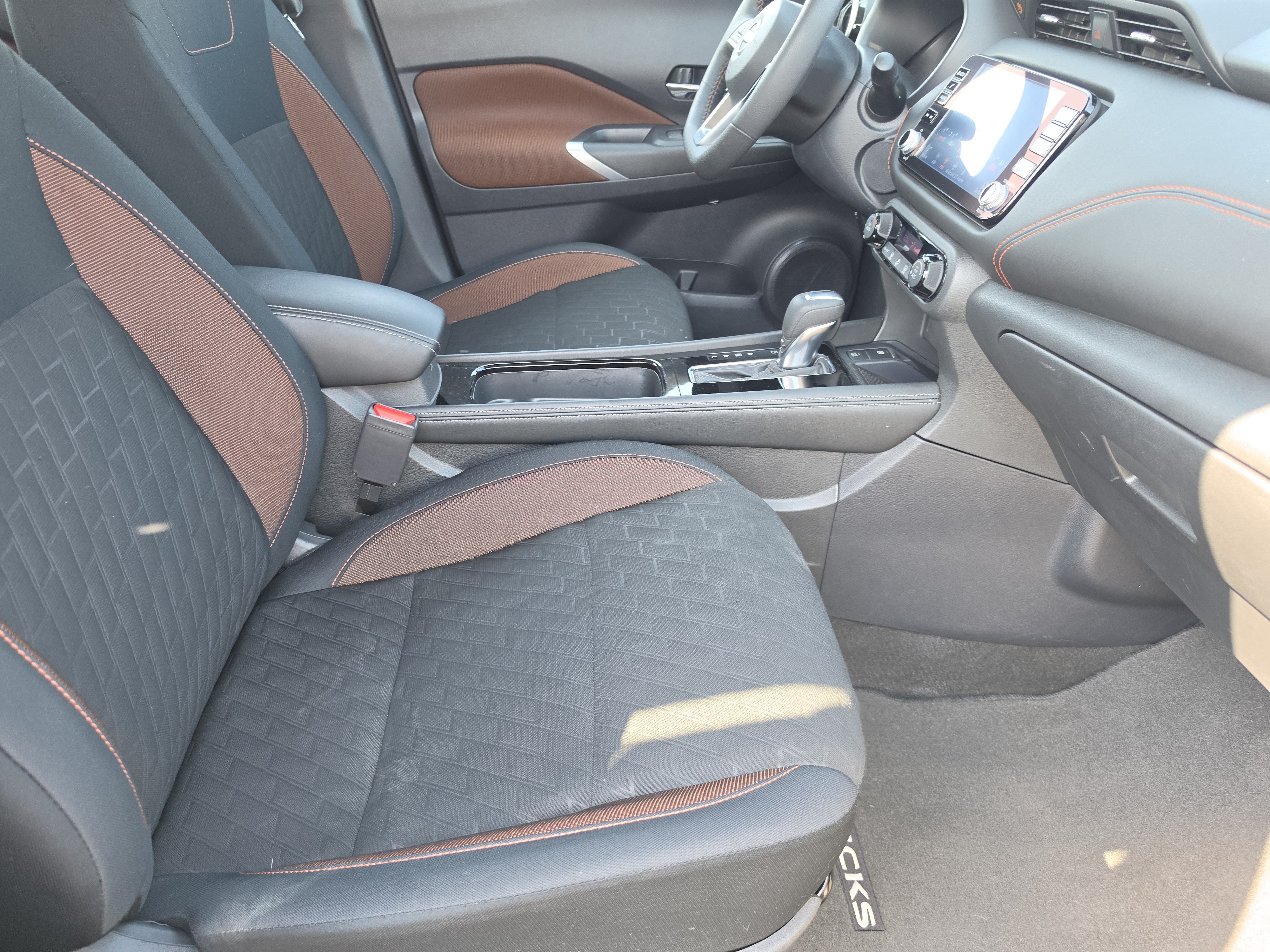 Used 2024 Nissan Kicks SR w/ Interior Electronics Package FWD image 13