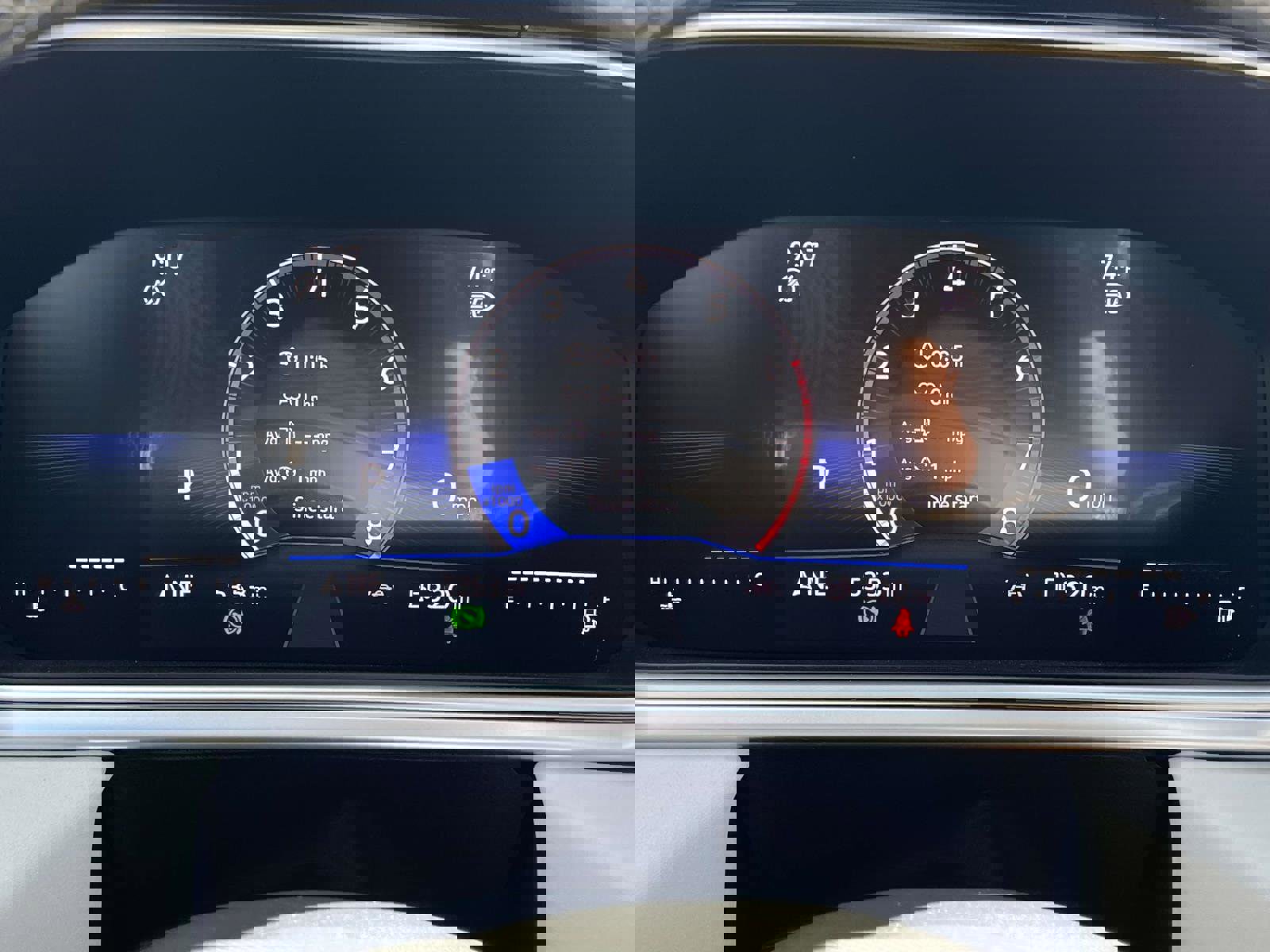 Used 2025 Volkswagen Taos SE w/ Panoramic Sunroof Package FWD image 23