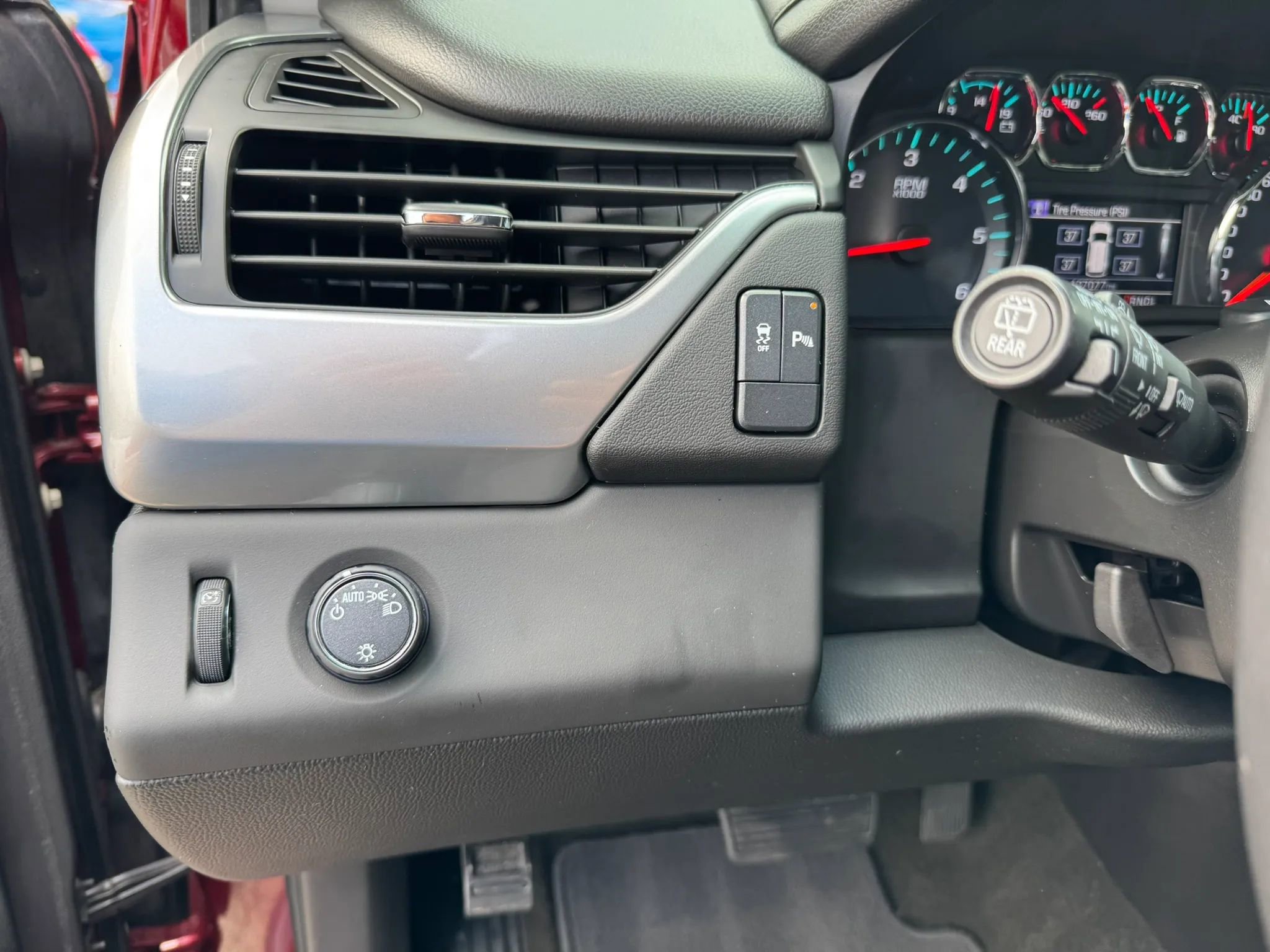 Used 2018 Chevrolet Tahoe LS RWD image 31