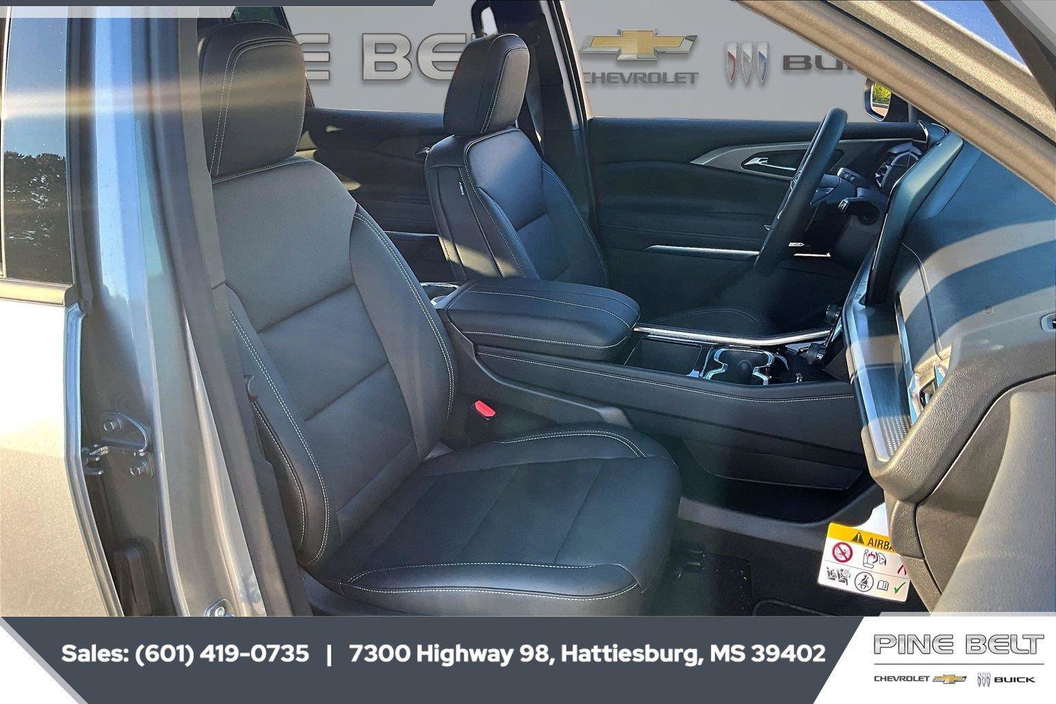 New 2027 Chevrolet Traverse LT FWD image 6