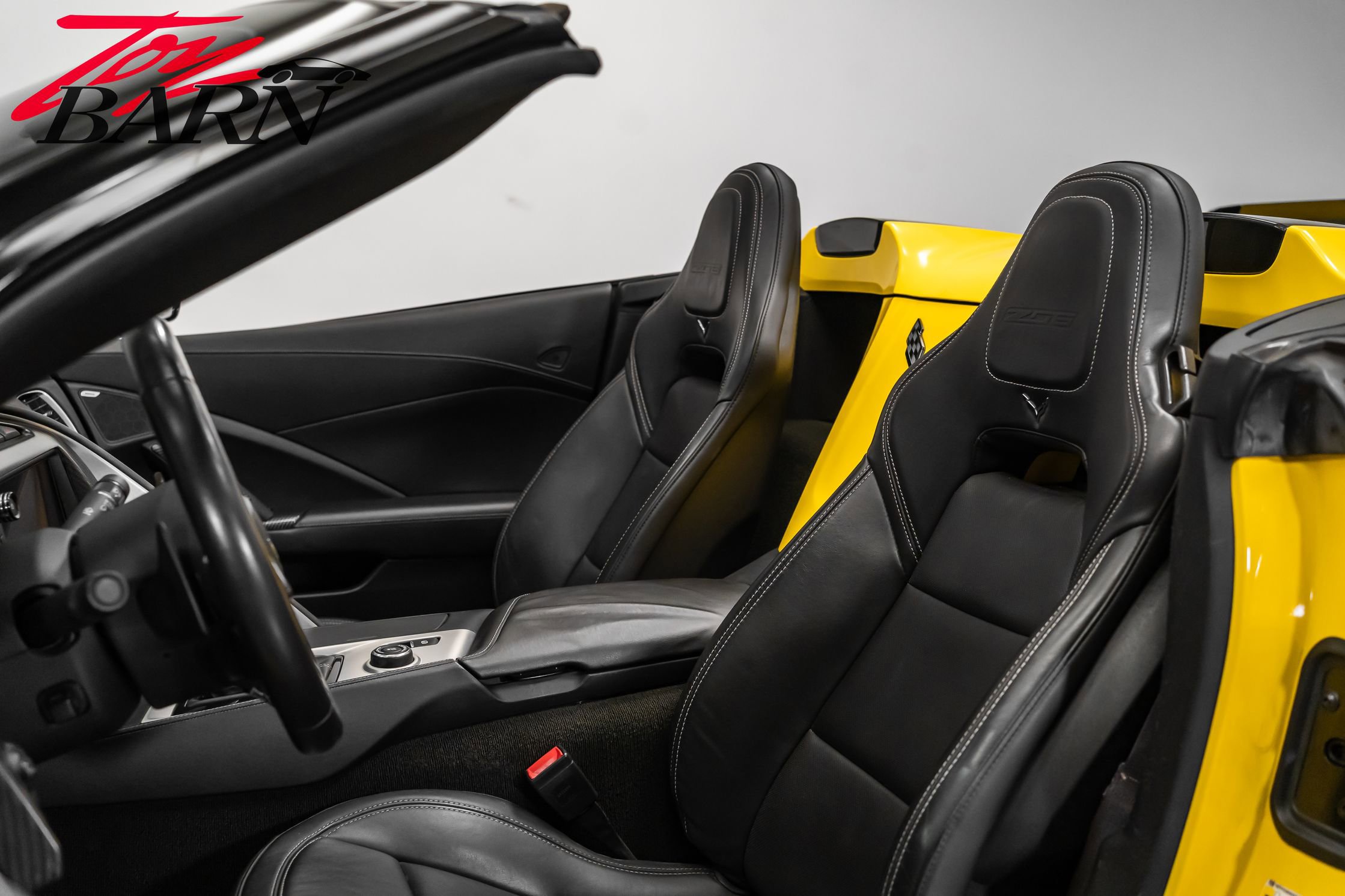 Used 2015 Chevrolet Corvette Z06 w/ 2LZ Preferred Equipment Group image 32