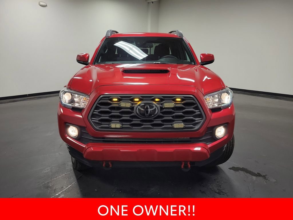 Used 2022 Toyota Tacoma TRD Sport image 3