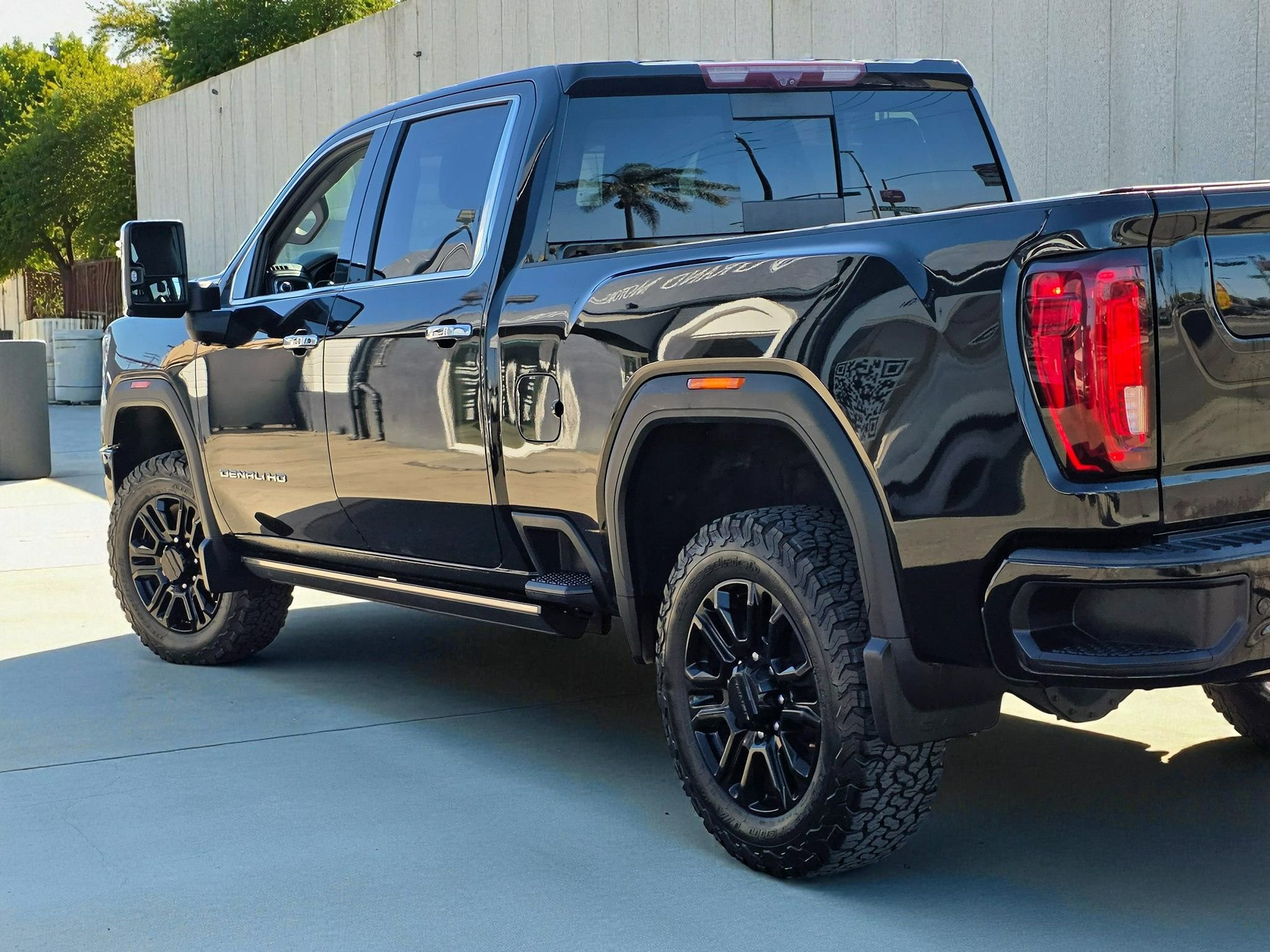 Used 2021 GMC Sierra 3500 Denali w/ Denali Black Diamond Edition AWD/4WD image 8