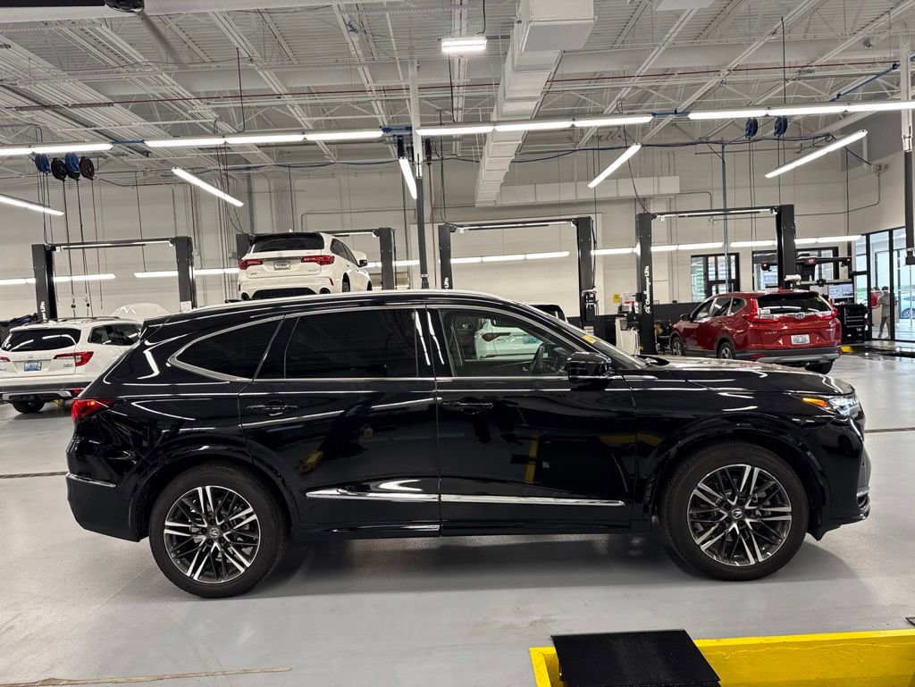 Used 2026 Acura MDX SH-AWD w/ Advance Package image 2