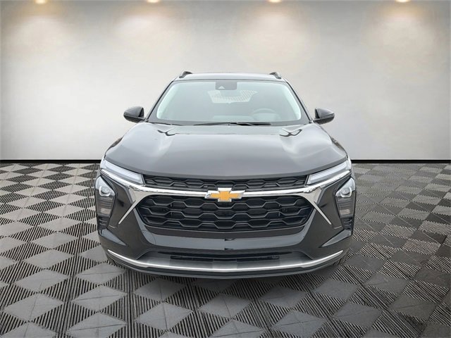 New 2026 Chevrolet Trax LT w/ Driver Confidence Package image 2