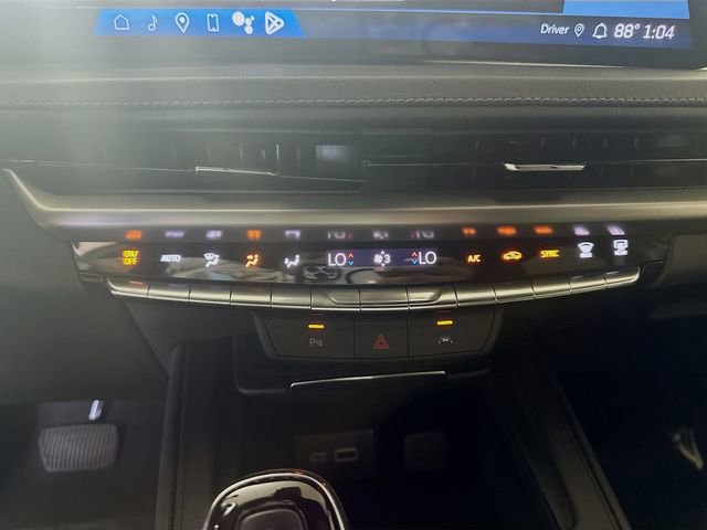 Used 2024 Cadillac XT4 Premium Luxury image 18