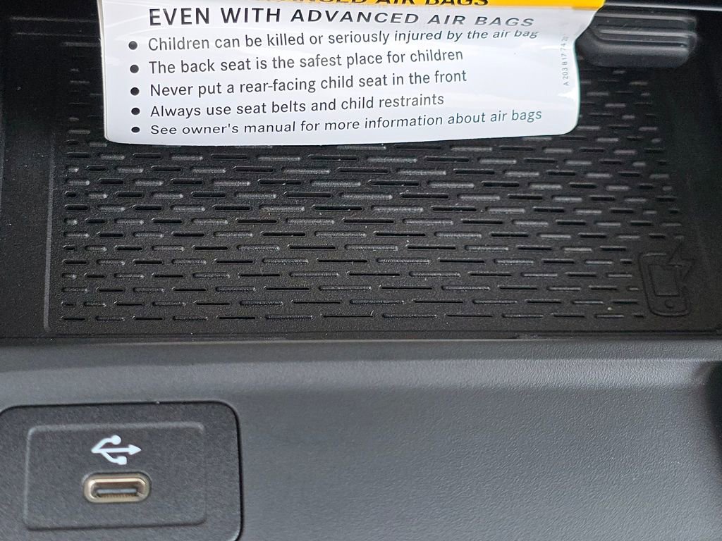 New 2026 Mercedes-Benz GLB 250 4MATIC image 33