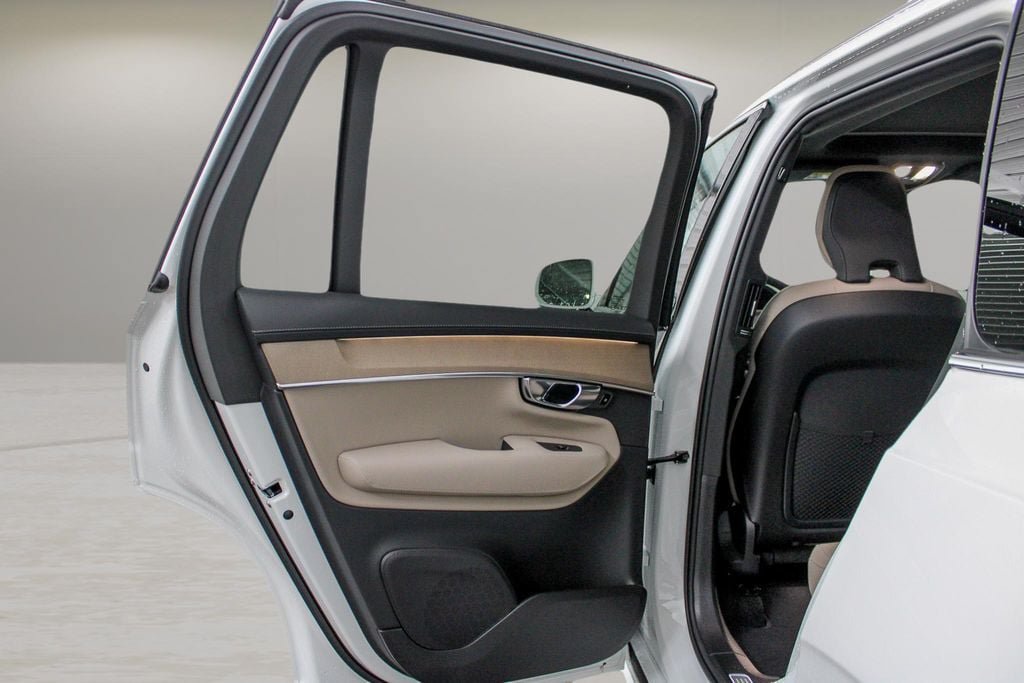 New 2026 Volvo XC90 B5 Core w/ Protection Package Premier AWD/4WD image 26