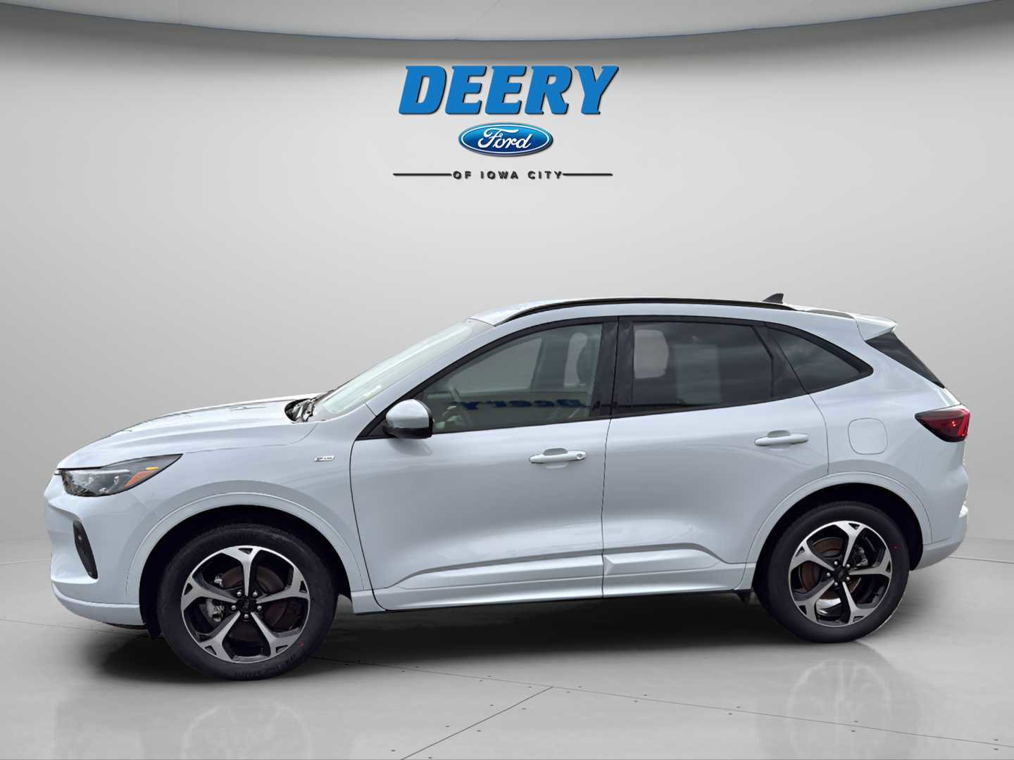 Used 2025 Ford Escape ST-Line Elite w/ Class II Trailer Tow Package image 12