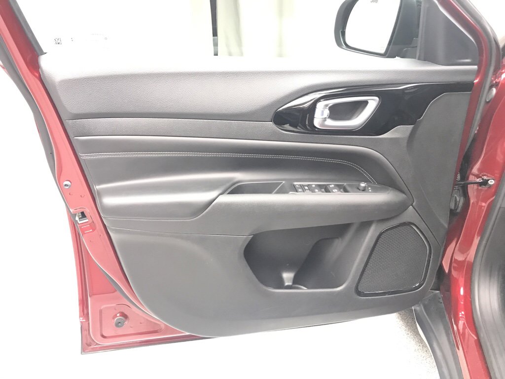 Used 2022 Jeep Compass Altitude w/ Convenience Group image 8