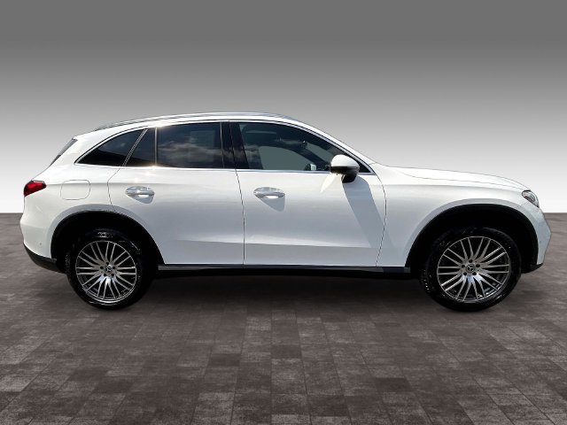 Used 2024 Mercedes-Benz GLC 300 4MATIC image 8