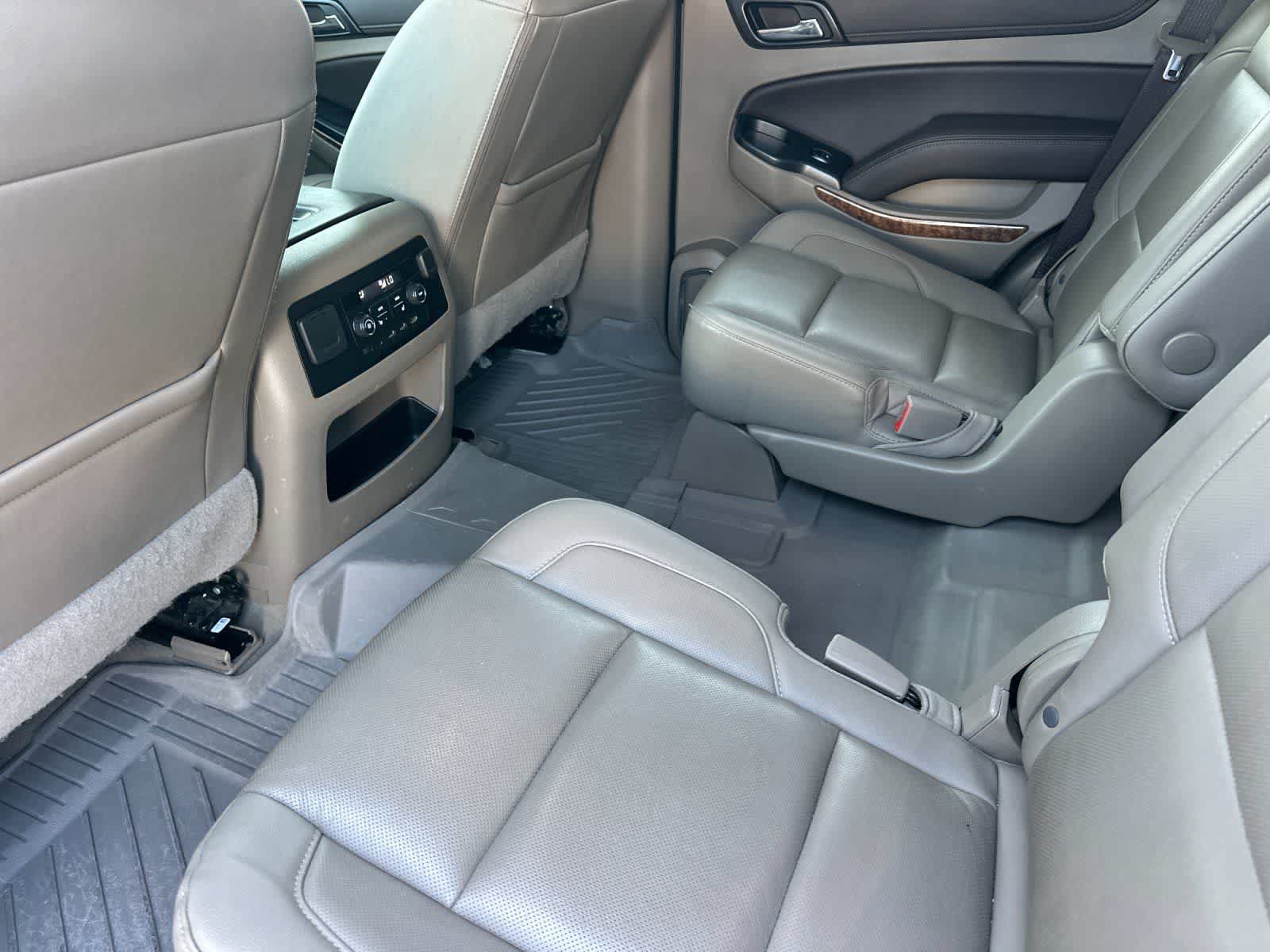 Used 2020 Chevrolet Tahoe Premier w/ Premier 6.2L Value Package AWD/4WD image 5