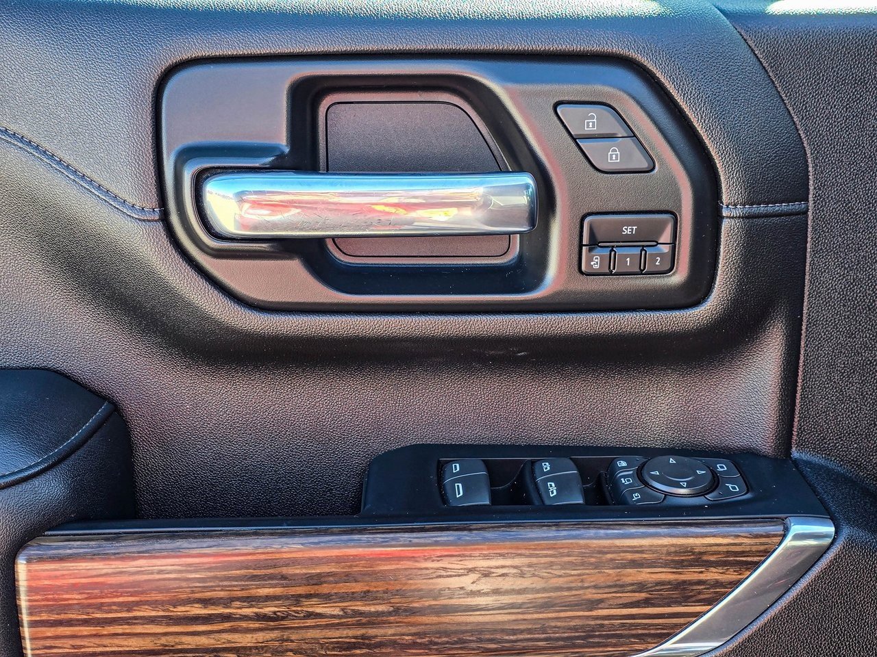 Used 2023 Chevrolet Silverado 3500 High Country w/ Technology Package image 16