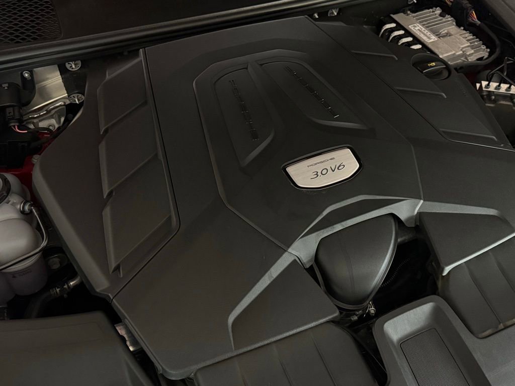 Used 2023 Porsche Cayenne image 47