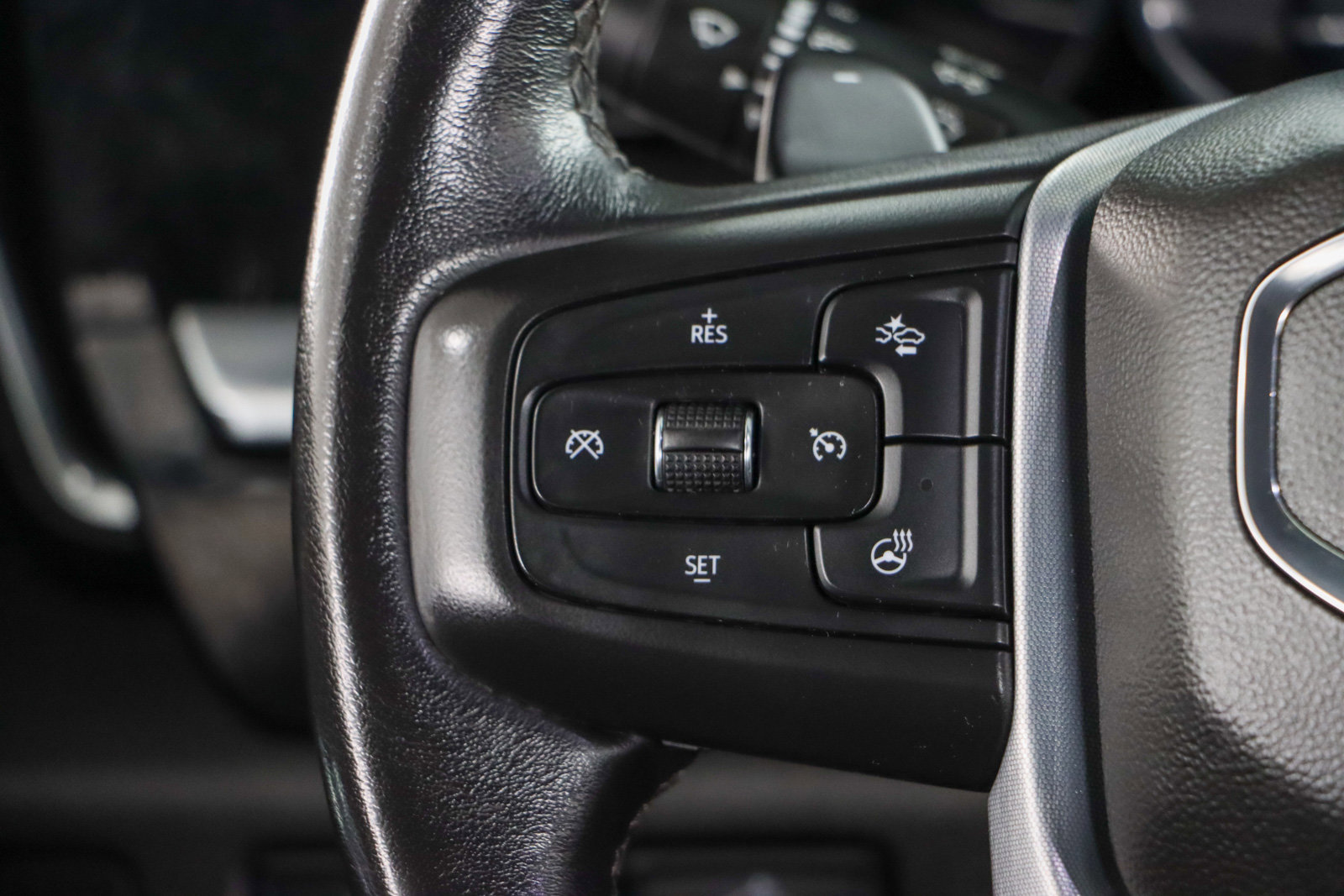 Used 2022 GMC Sierra 1500 Elevation w/ LPO, Elevation Black Package image 15