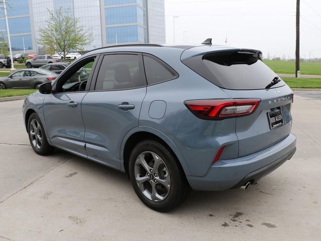 Used 2023 Ford Escape ST-Line w/ Tech Pack #1 FWD image 4