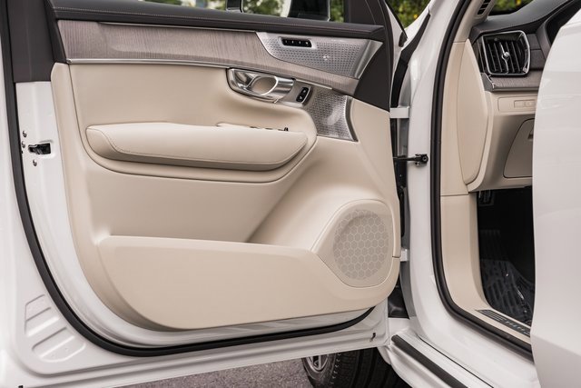 New 2026 Volvo XC90 T8 Ultra w/ Protection Package Premier image 33