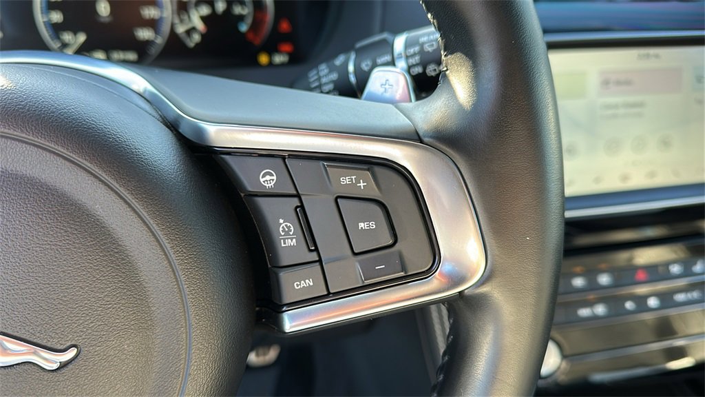 Used 2018 Jaguar F-PACE S image 13