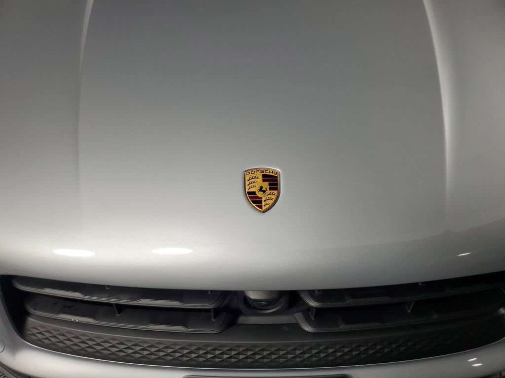 Used 2024 Porsche Macan AWD/4WD image 10