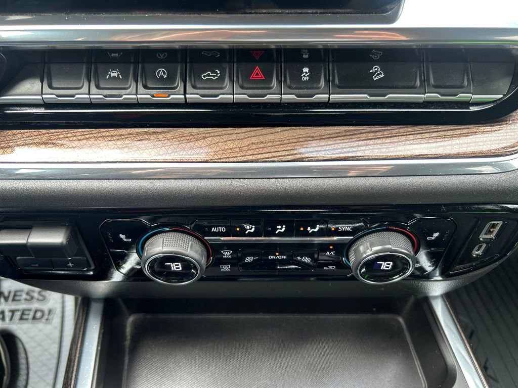 Used 2023 Chevrolet Silverado 1500 LT AWD/4WD image 28